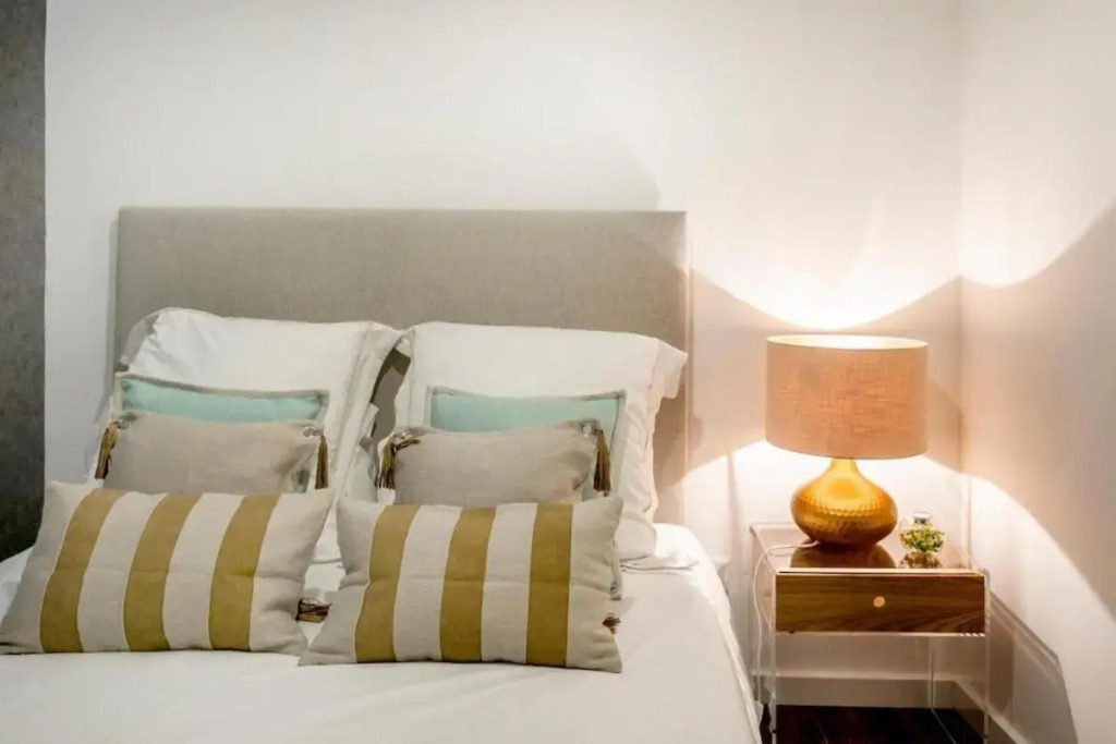 Elegant 2 Bedroom Apartment in Iconic Alfama!