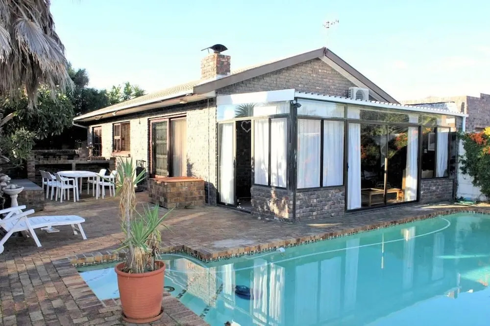 Sue's bnb in Bothasig