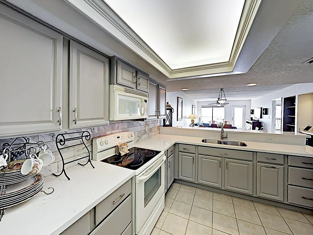 2BR Embassy #404 - 2 Br Condo