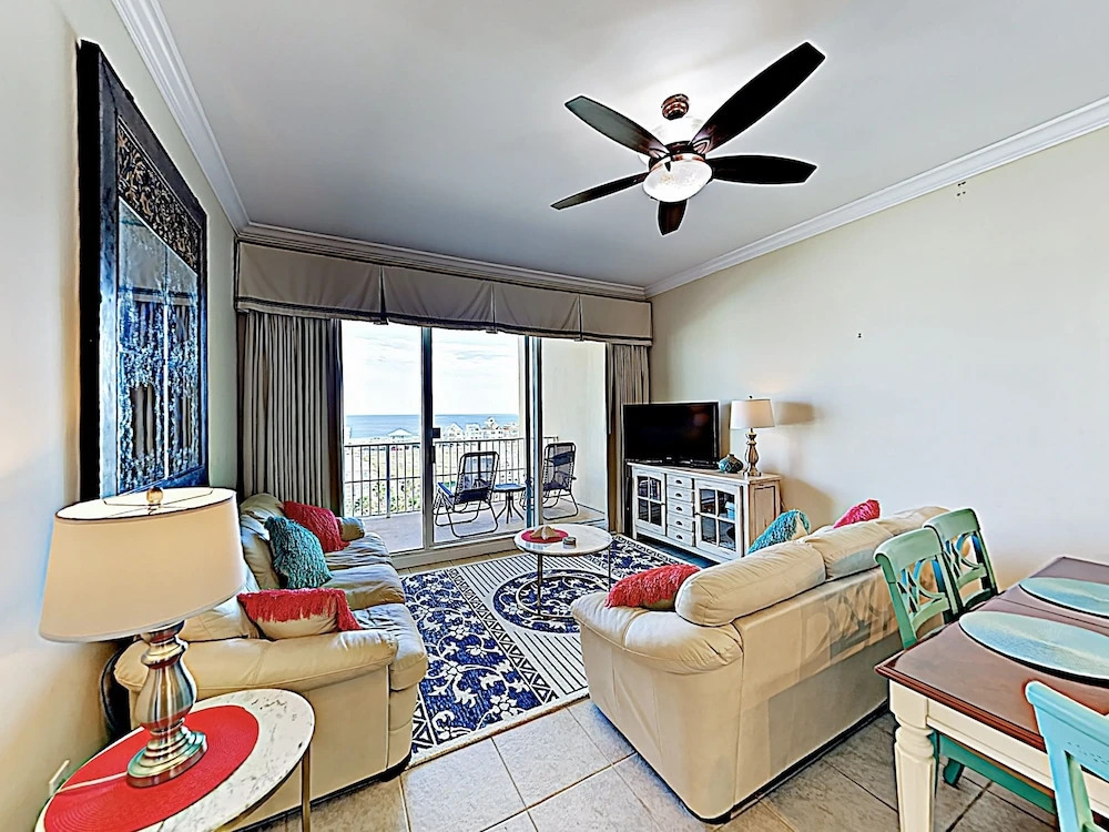 New Listing! Ocean W/ Pool & Rooftop Terrace 3 Bedroom Condo
