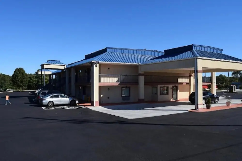 Royal Inn & Suites
