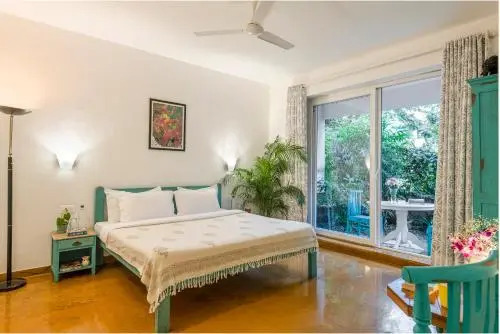 La Mer by The Blue Kite - Pool, Kitchen, Pool Table, Wifi & Security, 10 mins to Candolim Beach & 5 mins to Casino