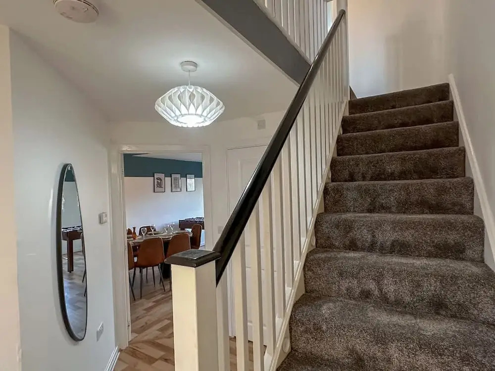 Perfect Booking 3 Bed Home in Central Bracknell