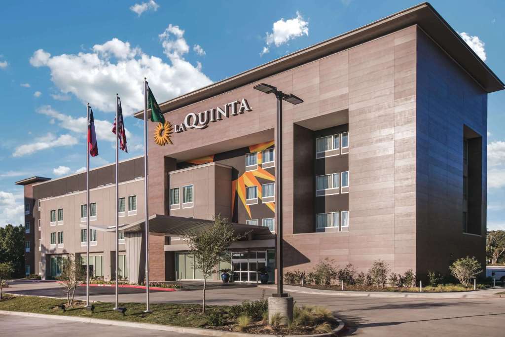 La Quinta Inn & Suites by Wyndham Dallas/Fairpark