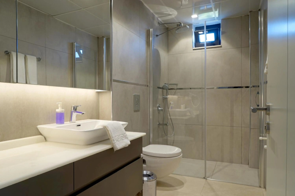 MENE SUITES