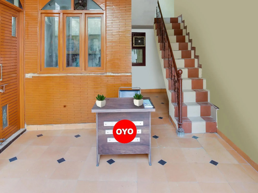 OYO Flagship 70112 Corner Guest House