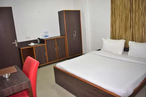 Hotel Akanksha Palace