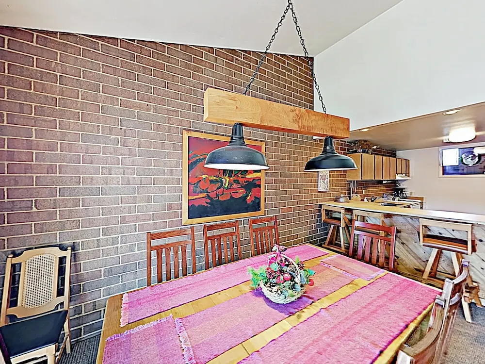 New Listing! Townhome W/ Sauna: Walk To Lifts 3 Bedroom Townhouse
