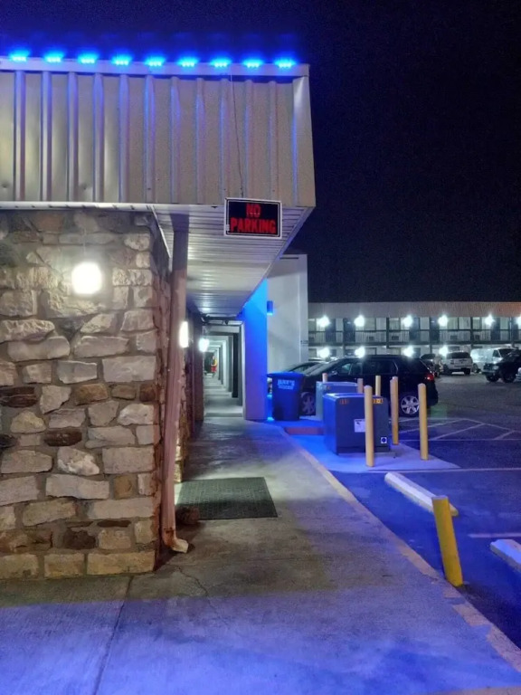 Hotel 465 by Regency Inn & Suites