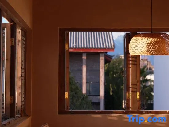 Lijiang Angela Hotel