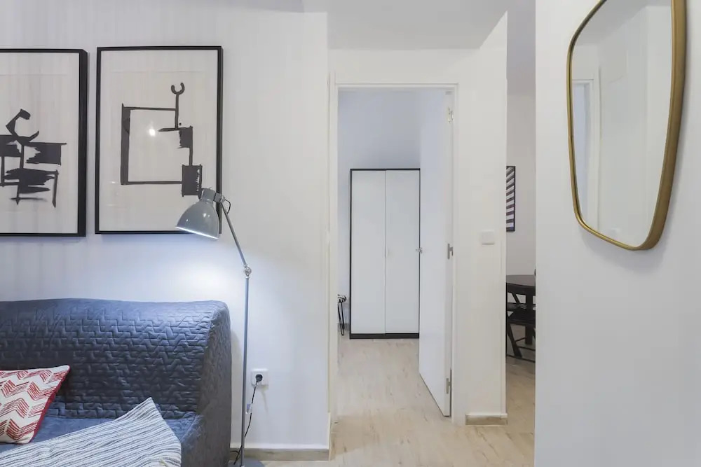 Dobo Rooms - Ronda de Segovia Apartments