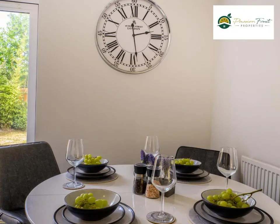 3 Bedroom Coventry House By Passionfruitproperties With Free Wi-fi, Driveway & Garden- 26WWC
