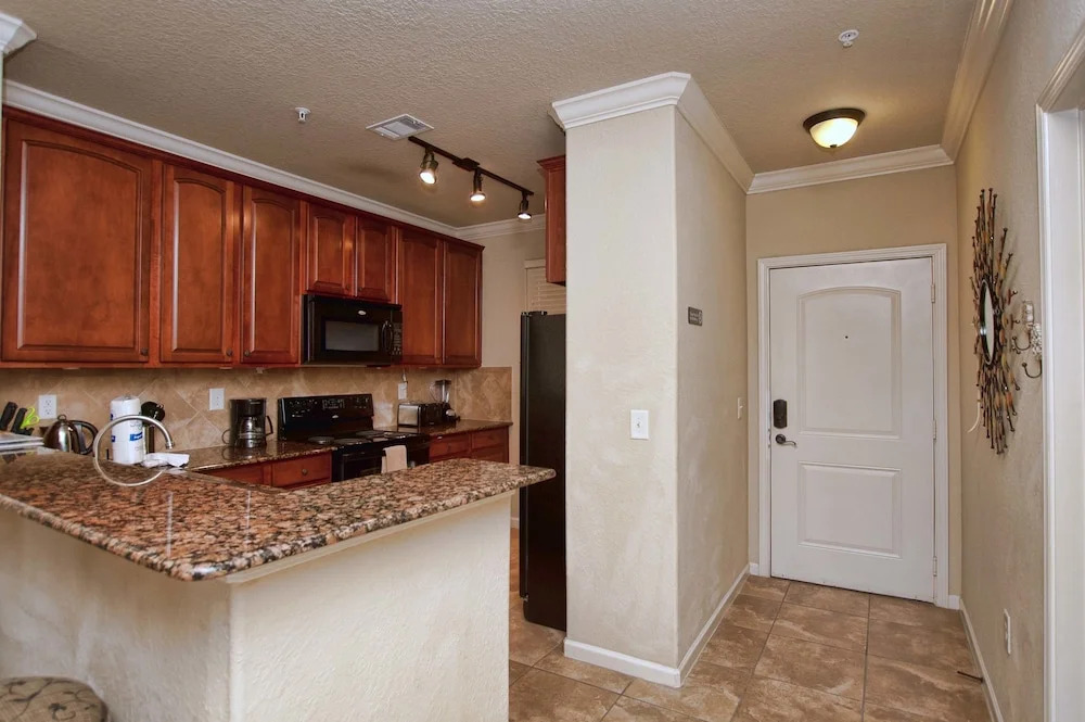 Bella Piazza - 4 Bedrooms Condo-4352BP