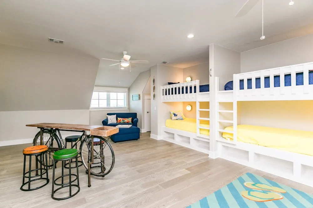 137 Sunset Ave Townhouse Building 1 Unit B 3 Bedrooms 3.5 Bathrooms To