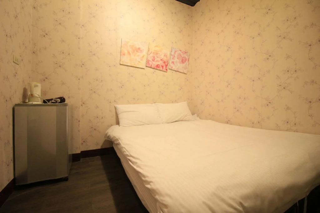 Fengjia Backers Hostel