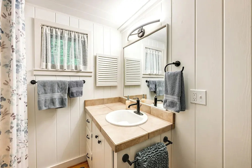 Sweet Birch' Bryson City Cottage w/ Views