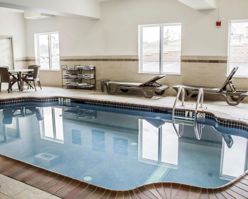 Express Inn & Suites