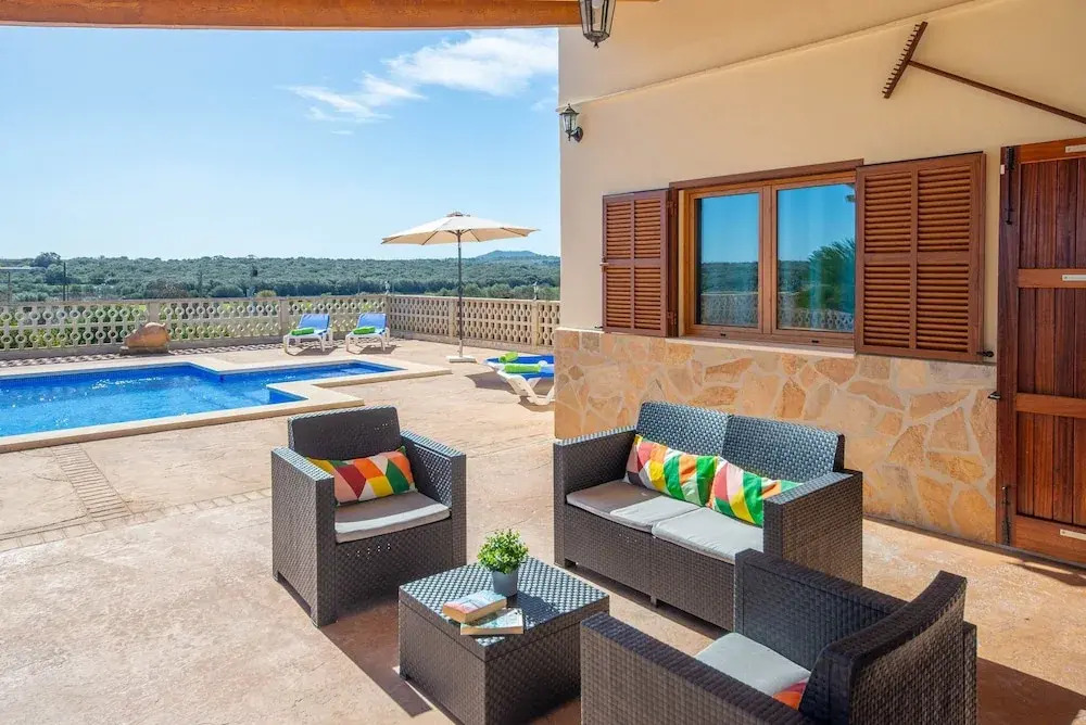Vista Sol in Ariany With 2 Bedrooms and 1 Bathrooms