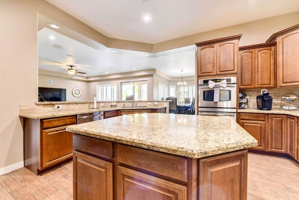 Pool, BBQ & Bar: Family Home in Queen Creek