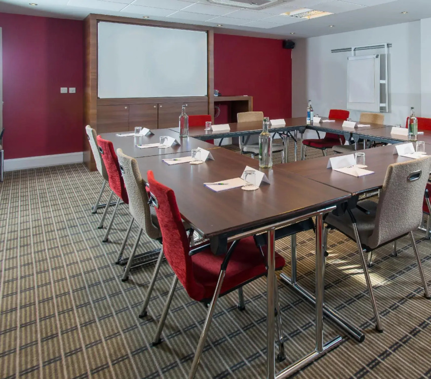 Holiday Inn Express Birmingham Oldbury by IHG