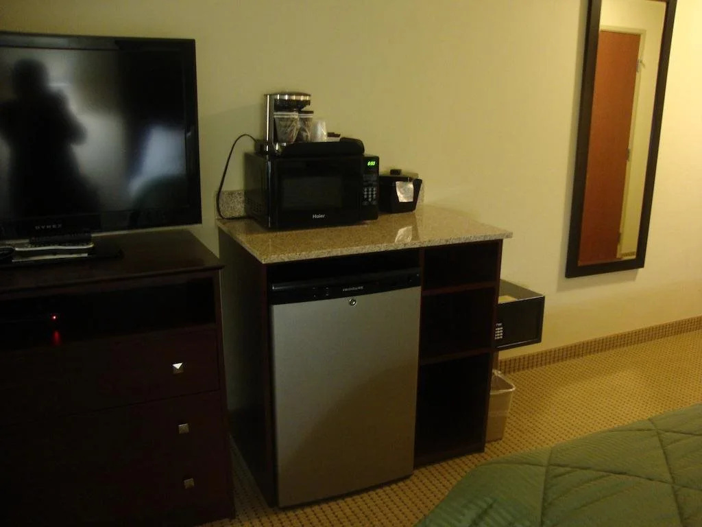 Cobblestone Inn & Suites - Carrington