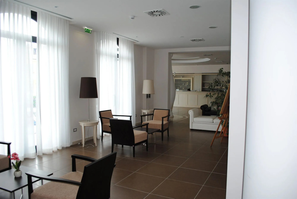 Hotel Fini