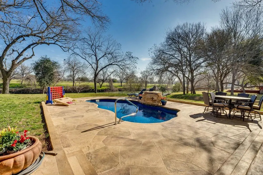 Seguin Riverfront Retreat: Fishing Dock + Kayaks!