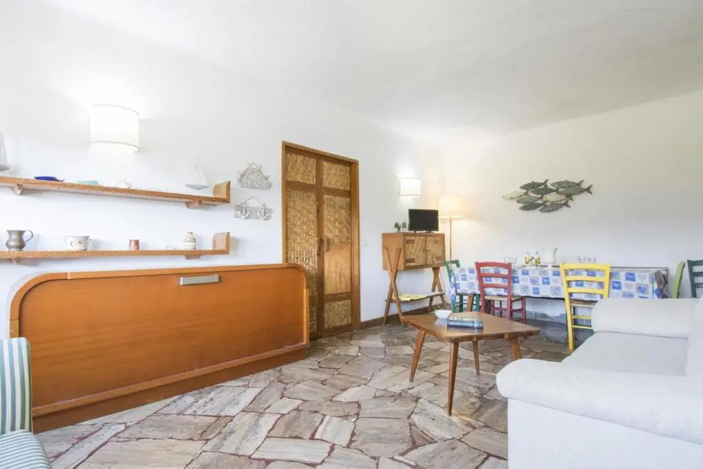 ALTIDO Charming House for 5 with Private Parking and Shared Pool