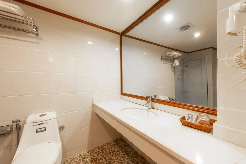 Lenka Hotel by OYO Rooms