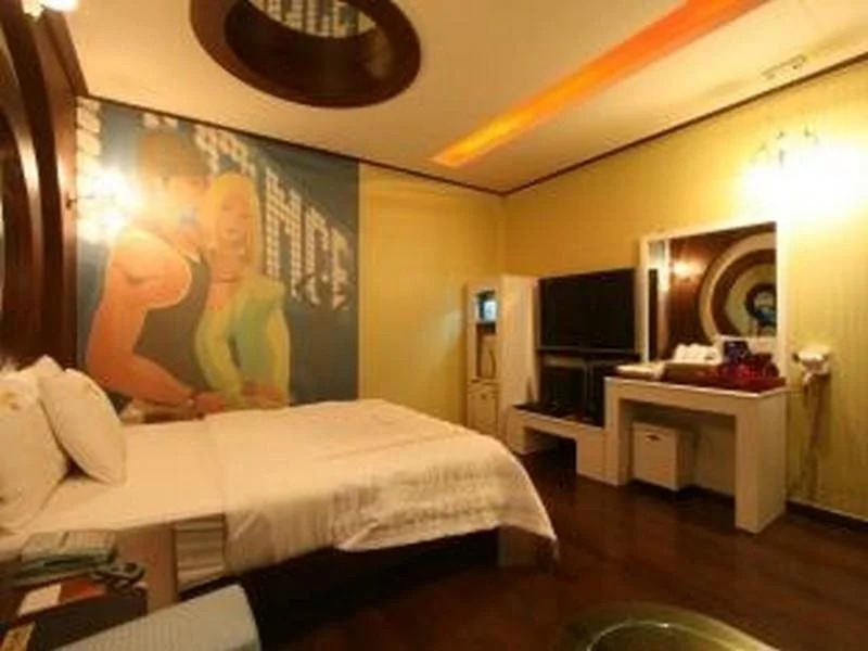 Goldentel Motel