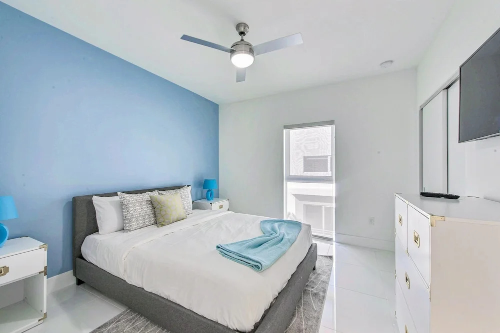 1315 North Ocean Blvd Townhouse by RedAwning
