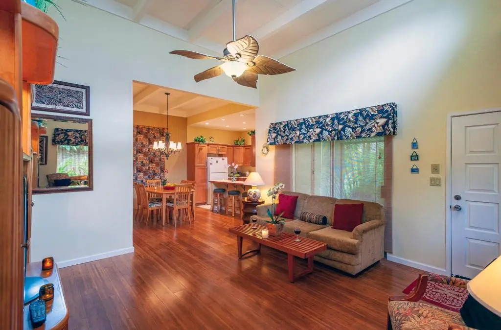 Puamana 25A: AC, spacious, updated, 8min hike to Anini, walk to shopping & more