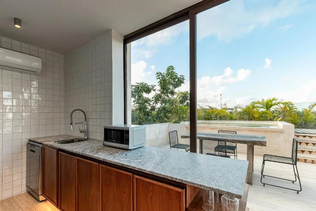 407 Stunning penthouse apartment for 2