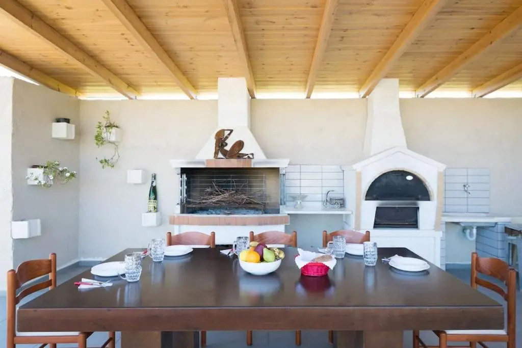 Paradisos Villa: Beachfront Oasis, Spa Terrace
