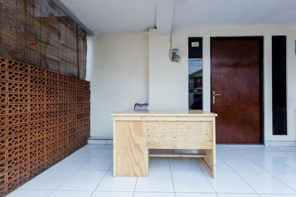 Cemara Gading by OYO Rooms