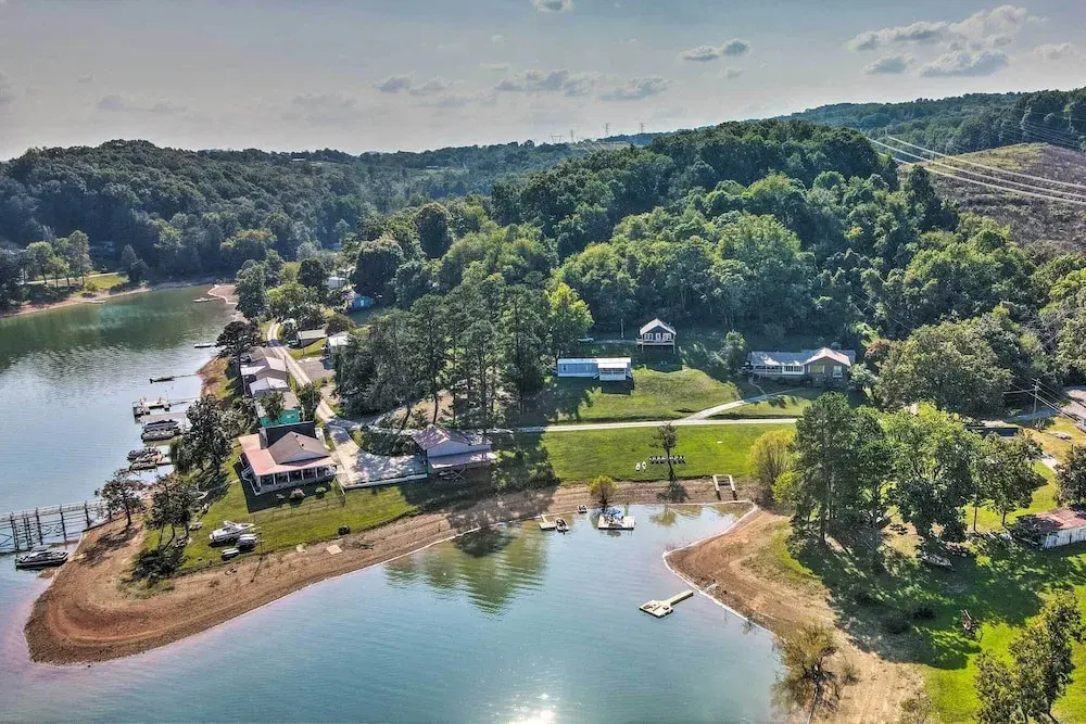 Quaint Cottage Overlooking Cherokee Reservoir