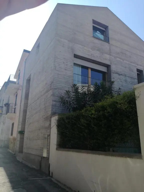 La casa di Mario tra le case