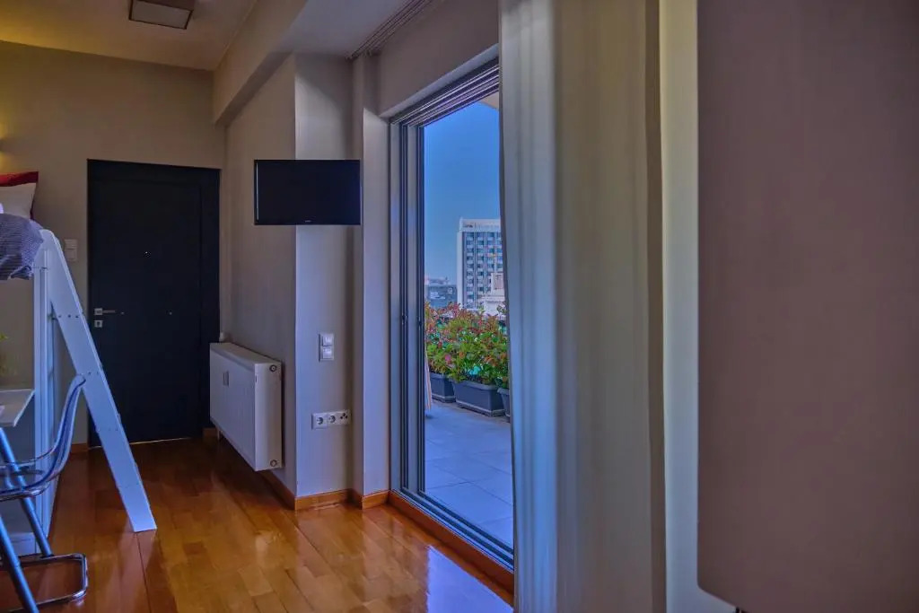 Homz AH03 Penthouse Studio Hilton Area