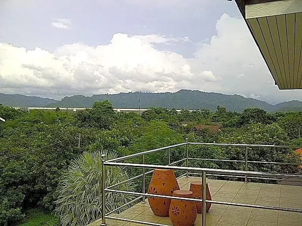 Bhuthara Resort
