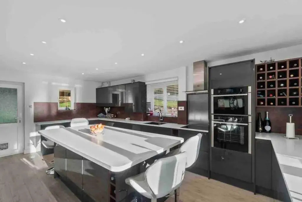 Beautiful House Cornwall with hot tub & acre of garden
