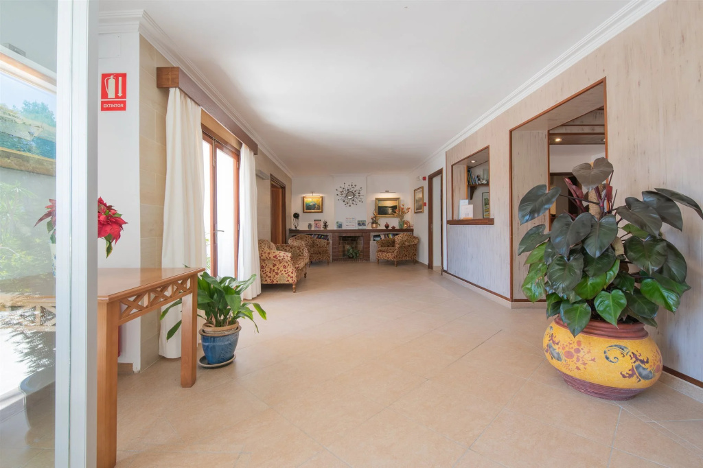 Hotel Playa Mondrago