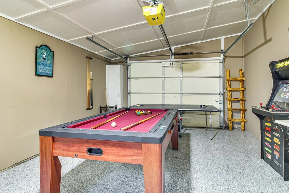 Game Room + Fireplace! Family Retreat in Pinetop