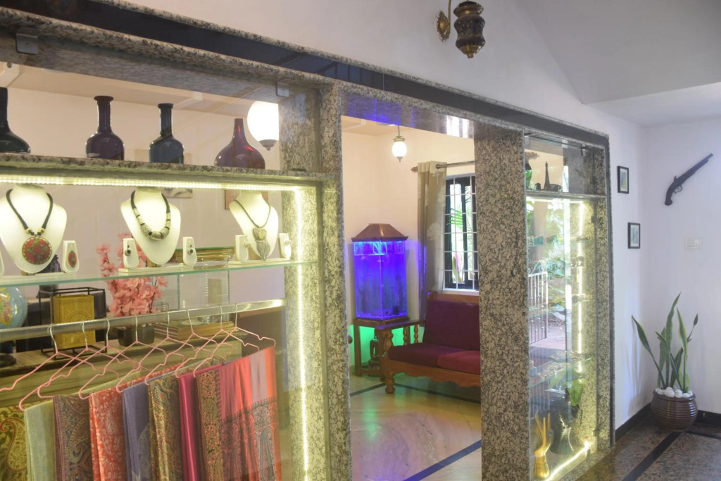 Laliguras Villa Beachside Escape - 100m from Candolim Beach