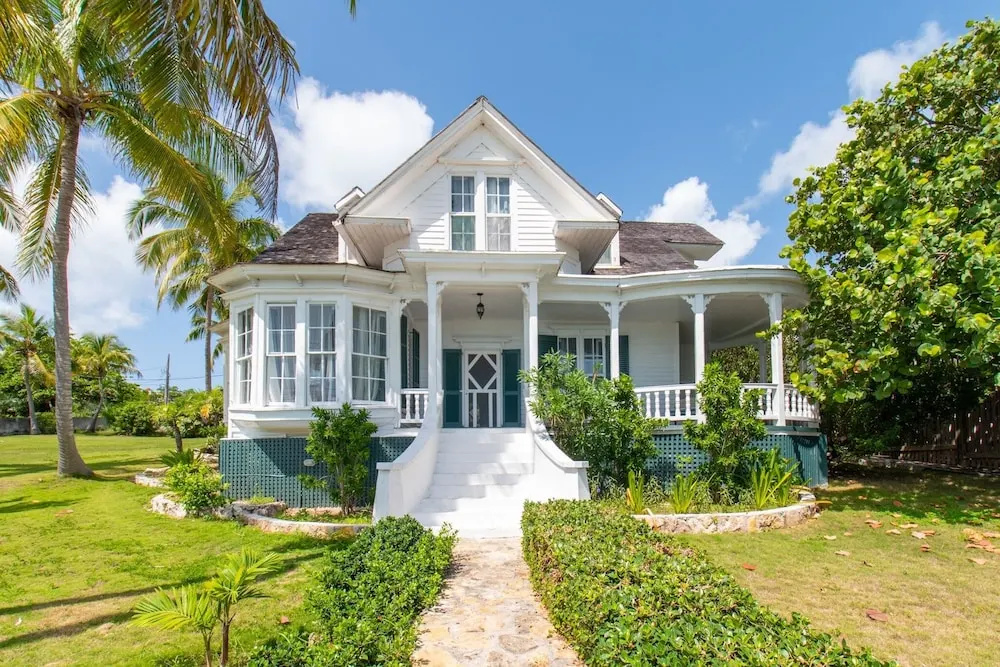 Folly & Guest House 6 Bedroom Home