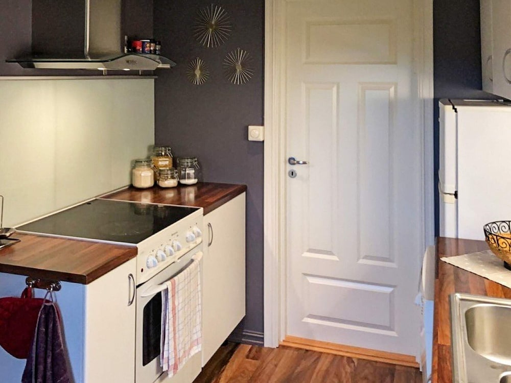 6 person holiday home in AVERØY