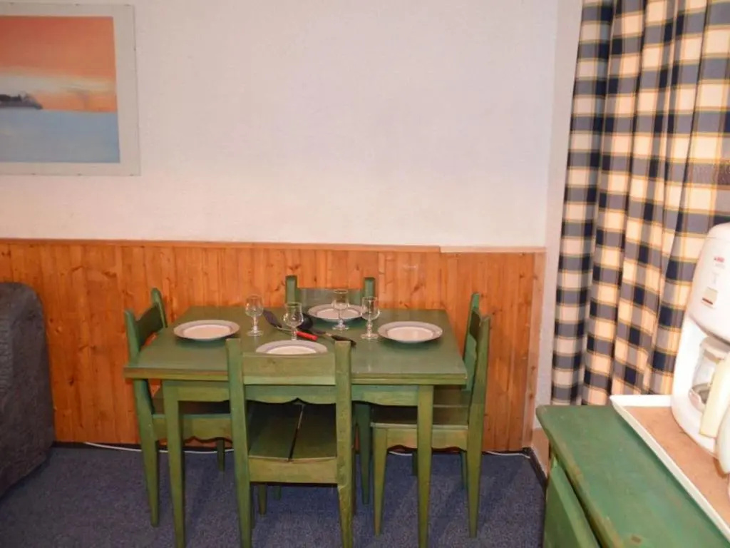 Appartement Les Menuires, 1 pièce, 2 personnes - FR-1-452-264
