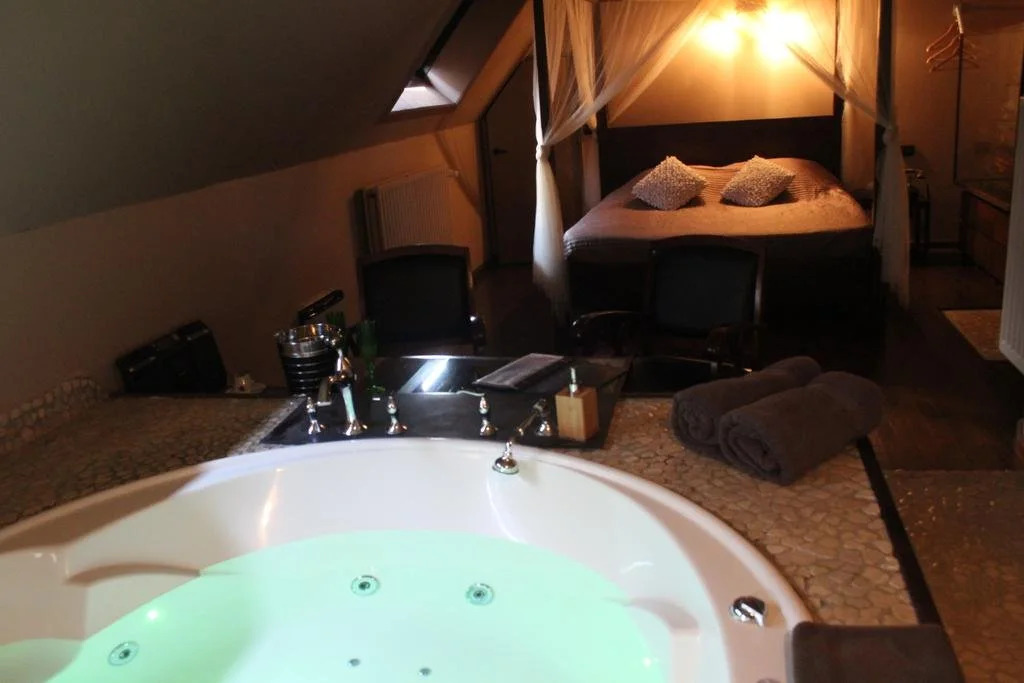 Bubble Lounge Hotel
