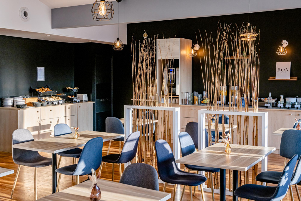 Kyriad Hotel Le Lac