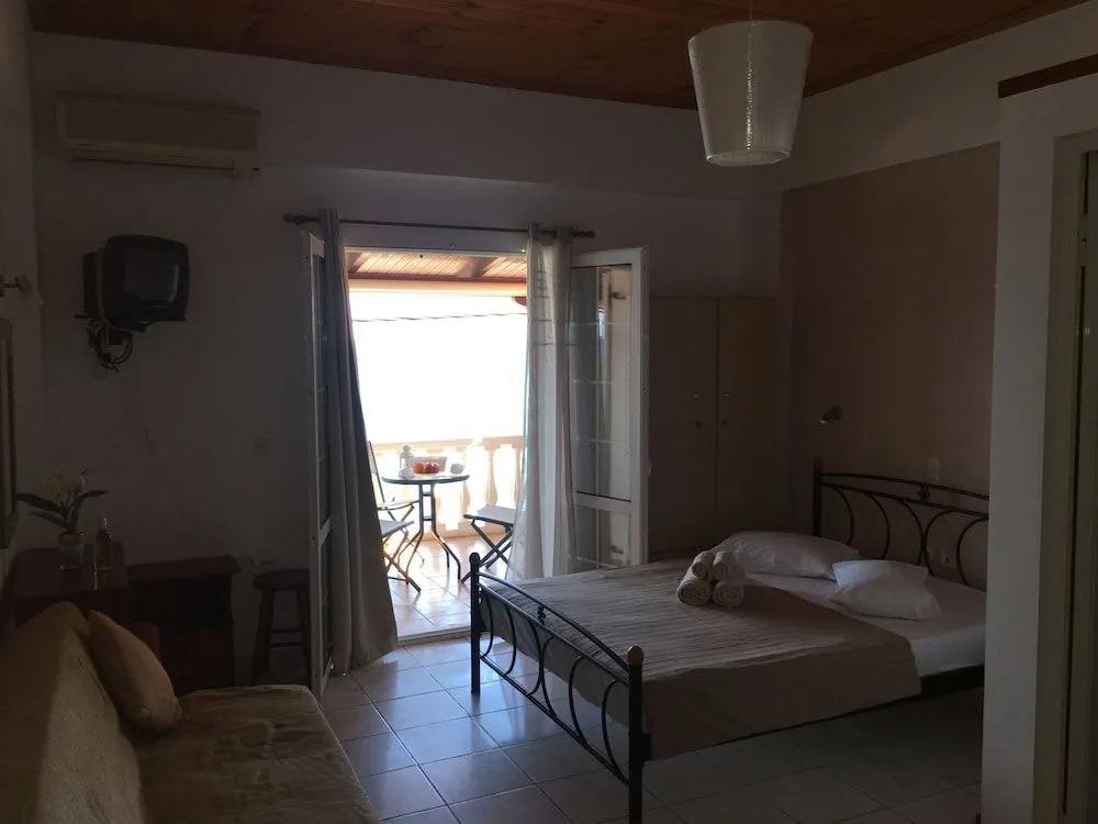 Elenas Seafront Deluxe Studios