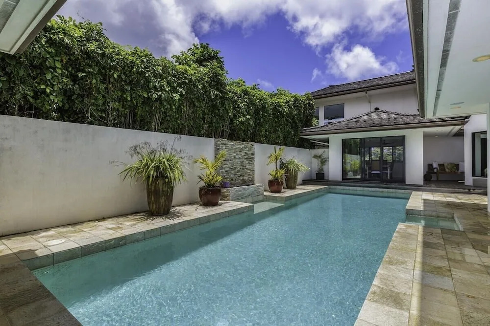 Luxury Zen Retreat 3 Bedroom Home by RedAwning